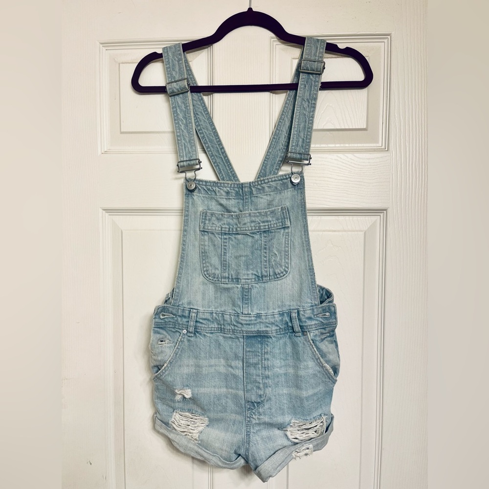 My favorite blue Jean overall shorts from H&M Coachella collection